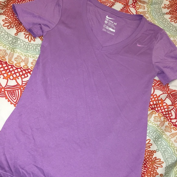 ❌SOLD❌Nike Athletic Dri Fit Tee - Picture 6 of 8